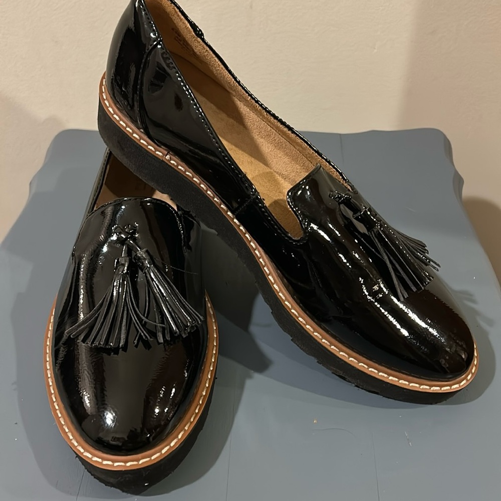 Naturalizer Black Patent Leather Tassel Loafers